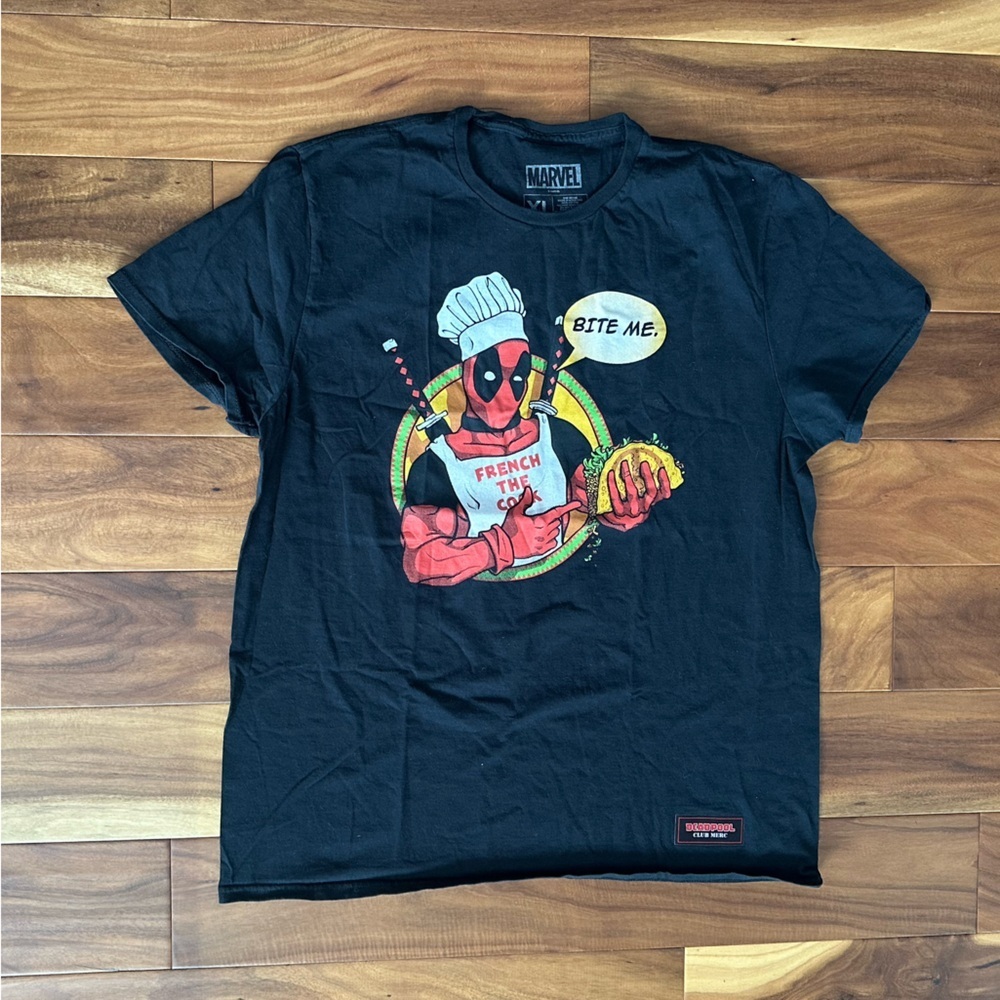 Marvel Black Deadpool Graphic Tee size XL